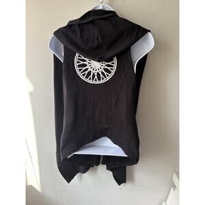 SoulCycle Black sleeveless hooded workout wrap vest size M+ sport bra size New!
